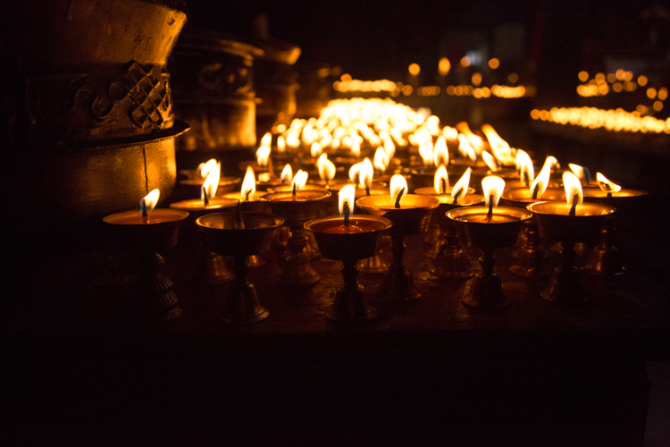 Yak butter lamps, Yushu